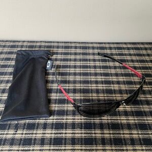 Oakley Restless Black and Red Sunglasses 60/15 Great Condition Bag Included #550